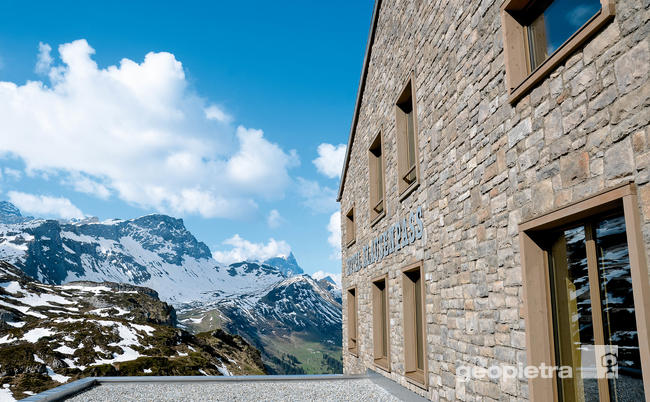 hotel Klausenpass alpi montagna natura rivestimento pietra